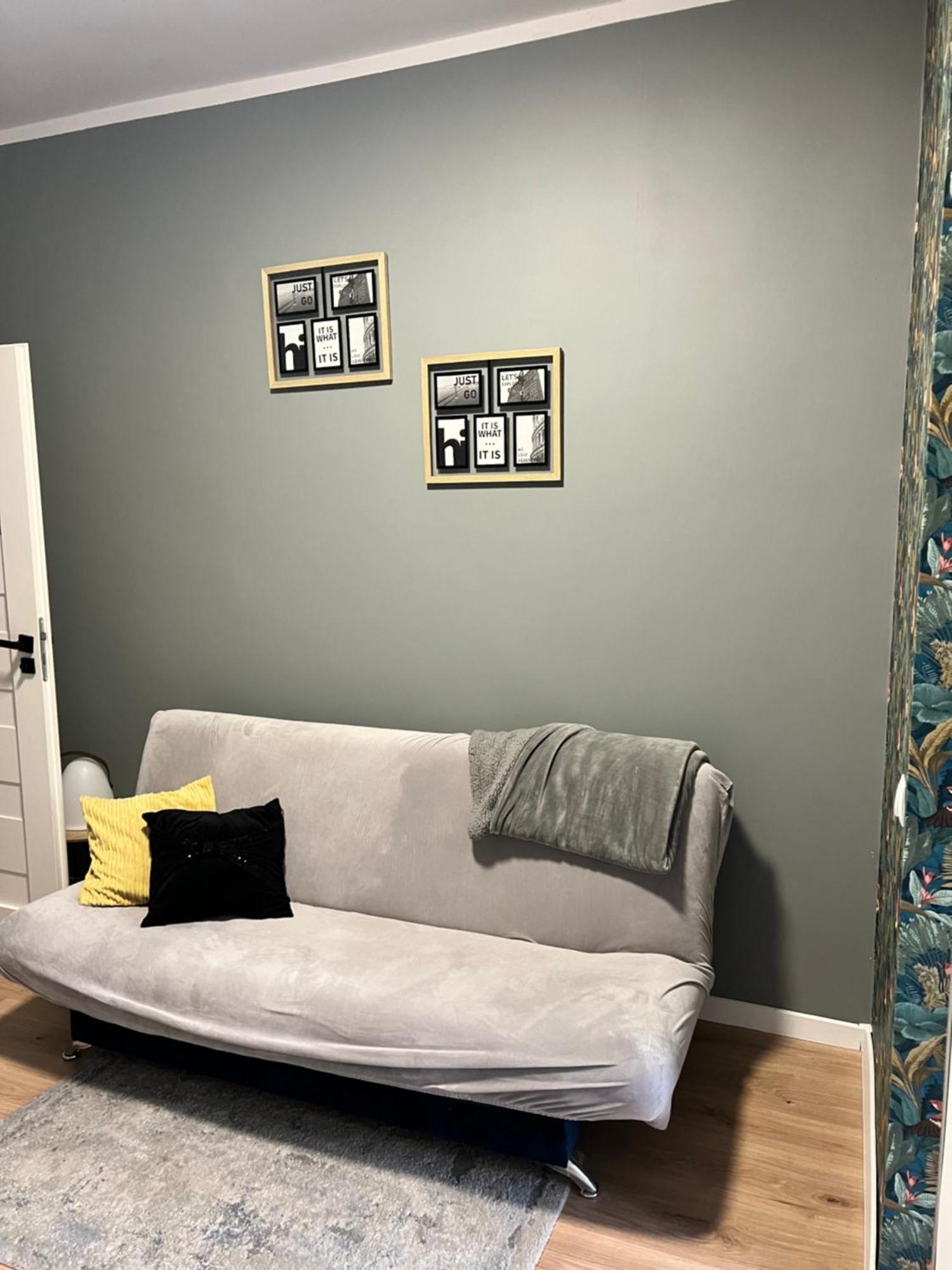 Apartment Cieplicka 20 *